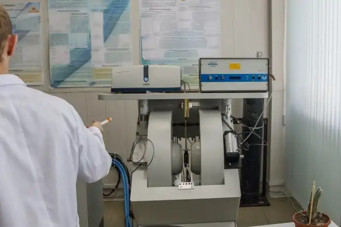 Как работает крупнейший нефтеперерабатывающий завод в России