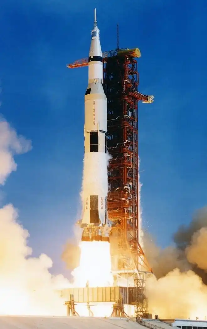 47 лет назад человечество достигло луны