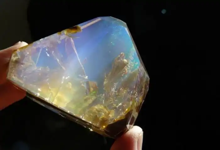 24 фотографии удивительных камней и минералов, найденных в разных концах света