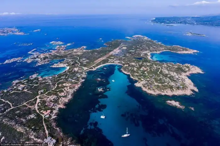 Потрясающие виды Корсики и Сардинии с дрона