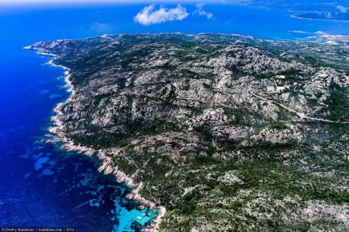 Потрясающие виды Корсики и Сардинии с дрона