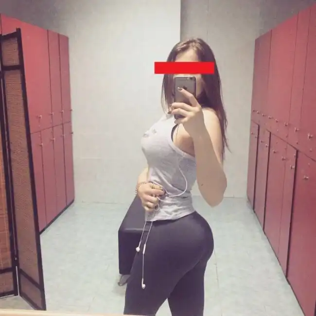 Девушка выставила на аукцион свою девственность