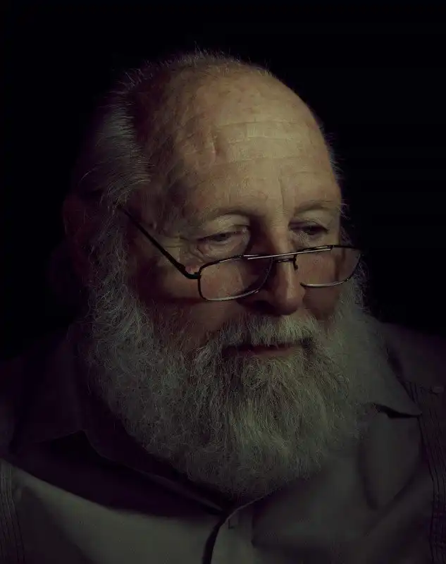 Чем занимается Санта-Клаус в остальное время года