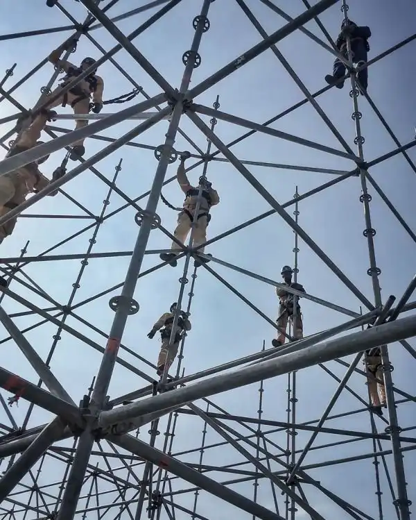 Строительные леса в Рио-де-Жанейро украсили гигантские изображения спортсменов