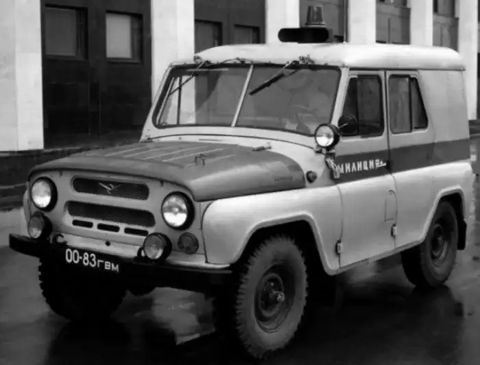 Принять вправо и остановиться: милицейские автомобили в СССР