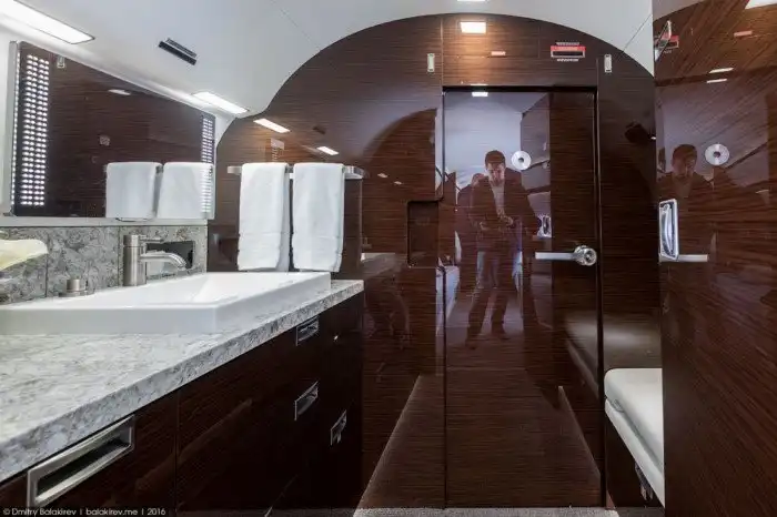 На чём летают арабские шейхи и российские олигархи