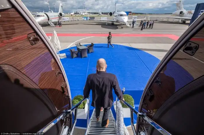 На чём летают арабские шейхи и российские олигархи