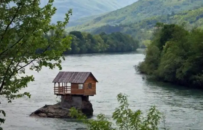 Странные необычные достопримечательности в Боснии и Герцеговине