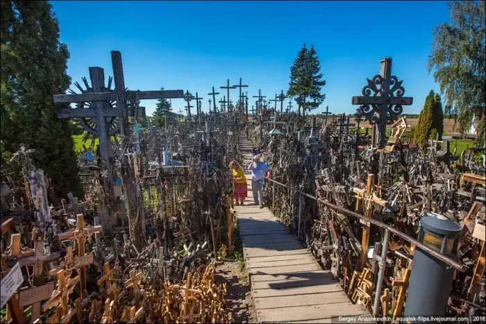 Странные места мира. Гора крестов в Литве