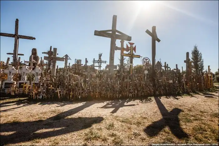 Странные места мира. Гора крестов в Литве