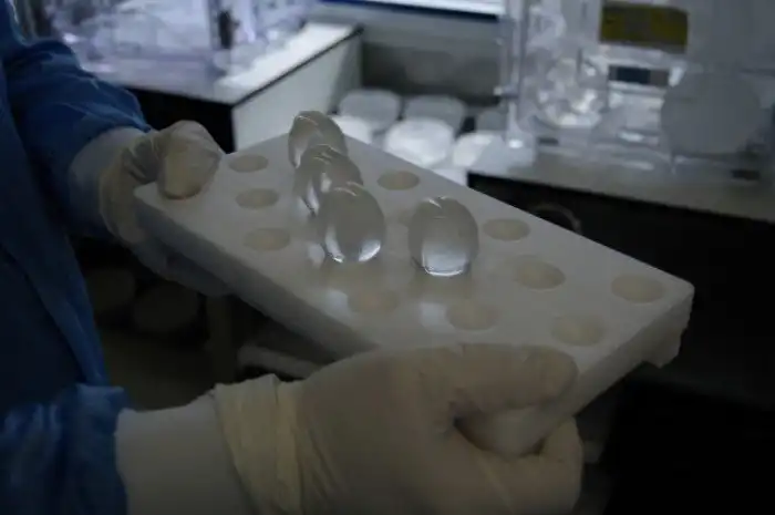 Как делают имплантаты для увеличения груди