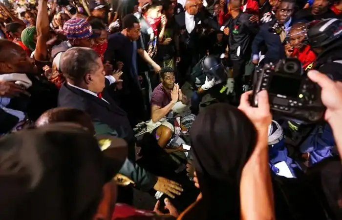 Из-за беспорядков в американском городе Шарлотт введено ЧП