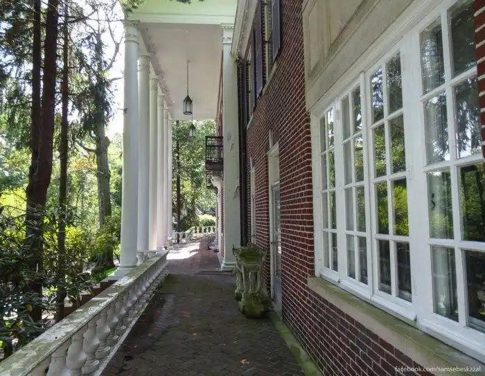 Дворец за миллион долларов