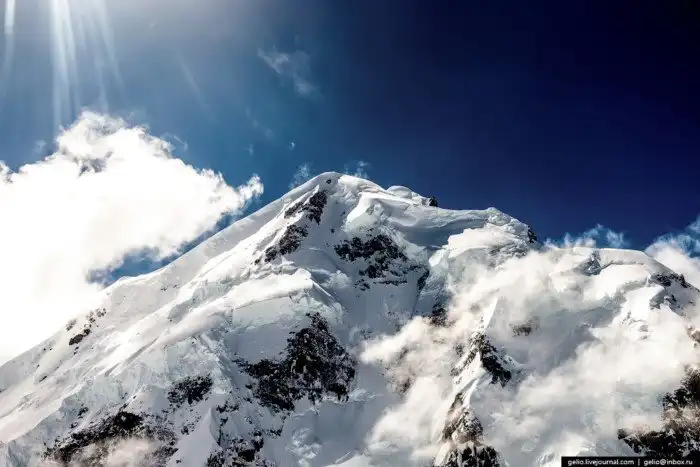 Полёт над горой Денали на Аляске