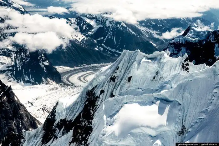 Полёт над горой Денали на Аляске