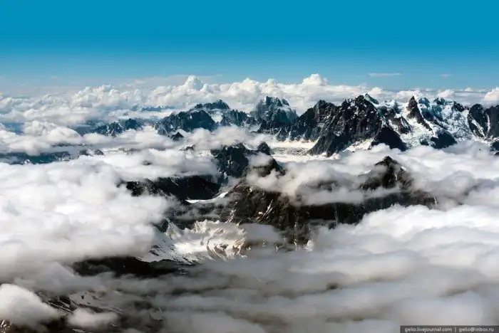 Полёт над горой Денали на Аляске