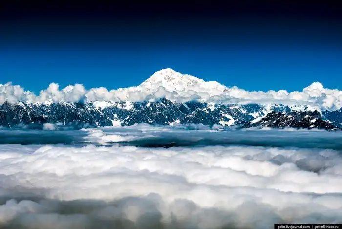 Полёт над горой Денали на Аляске