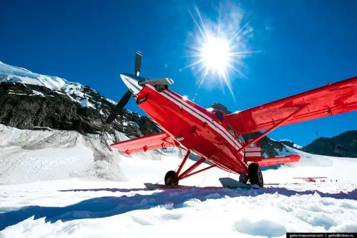 Полёт над горой Денали на Аляске