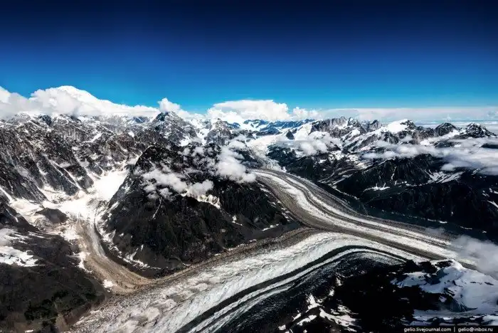 Полёт над горой Денали на Аляске