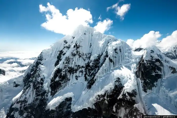 Полёт над горой Денали на Аляске