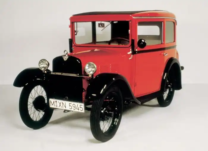 Самые первые автомобили в истории крупнейших брендов