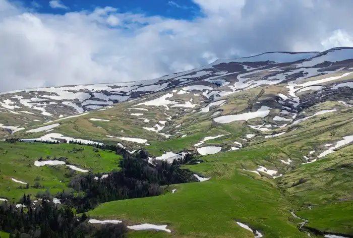 Плато Лаго-Наки на Западном Кавказе