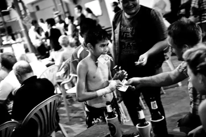 Дети на ринге: развлечение для туристов и источник дохода для многих тайцев