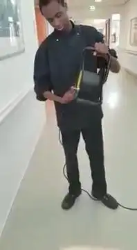 Африканский инженер устроился на работу в Германии