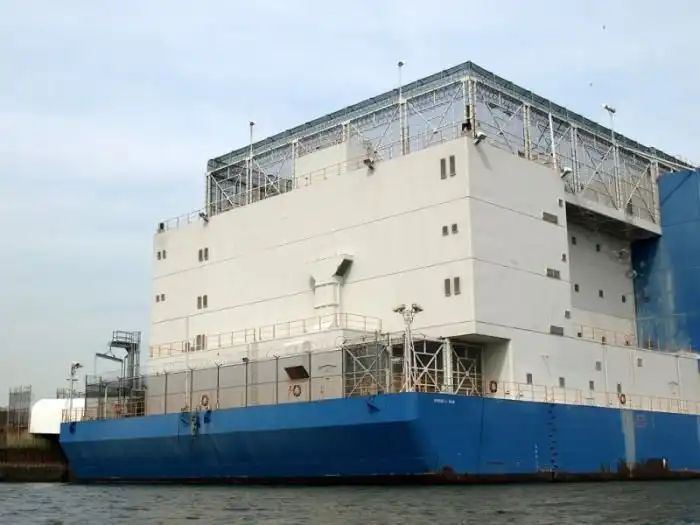 Плавучая тюрьма Vernon C. Bain в Нью-Йорке