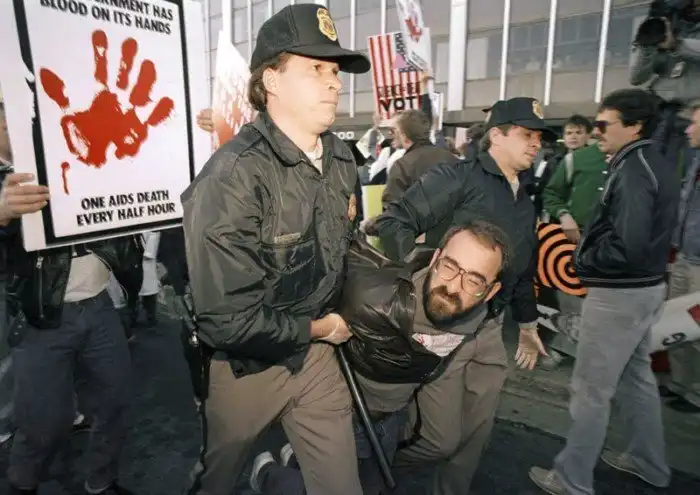 Как к людям пришел СПИД: история в фотографиях