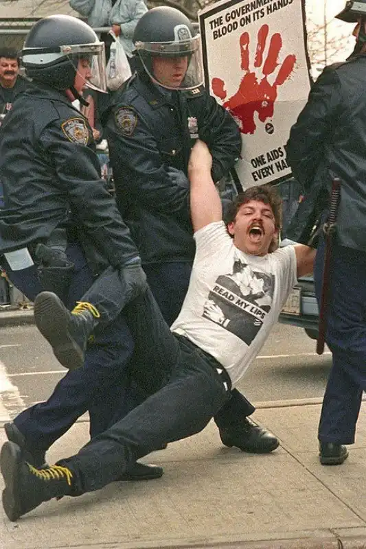 Как к людям пришел СПИД: история в фотографиях