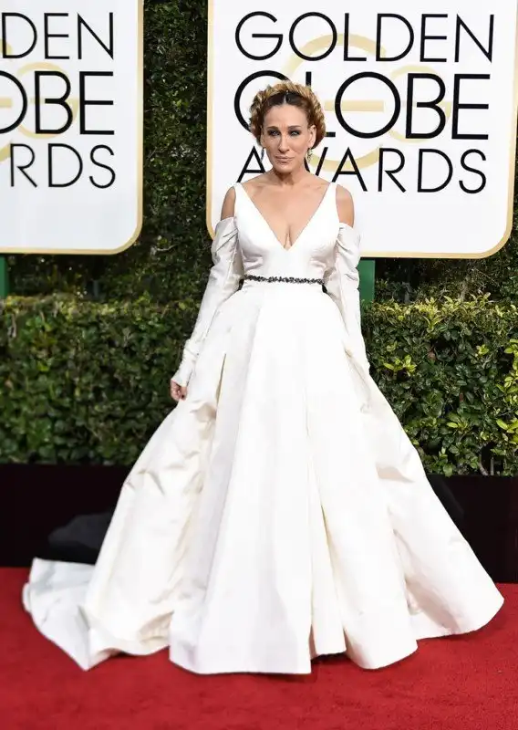 У кого глубже: самые отчаянные декольте премии «Золотой глобус — 2017»