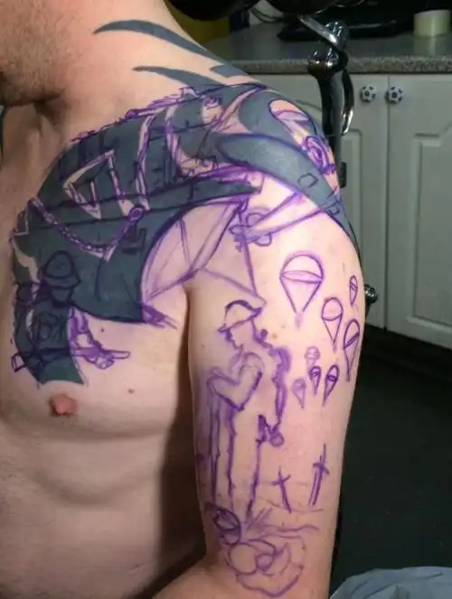 Новая татуировка поверх старой