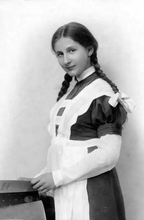 22 ретро портрета русских гимназисток из 1900 года