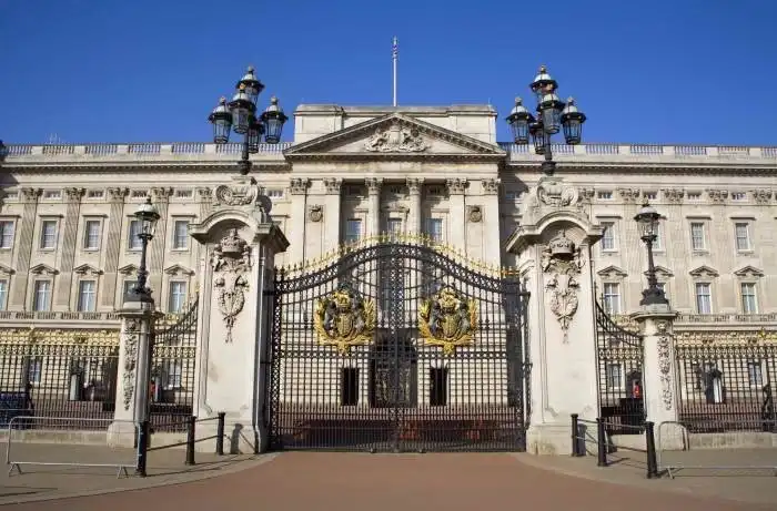 15 самых больших дворцов, которые действительно впечатляют