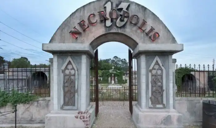 15 жутких мест, которые можно посетить, не выходя из дома