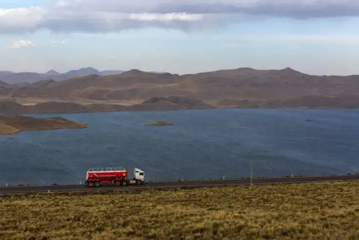 Таинственный древний город и знаменитое озеро Титикака