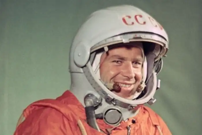 Как наши советские космонавты американских «водкой» угощали