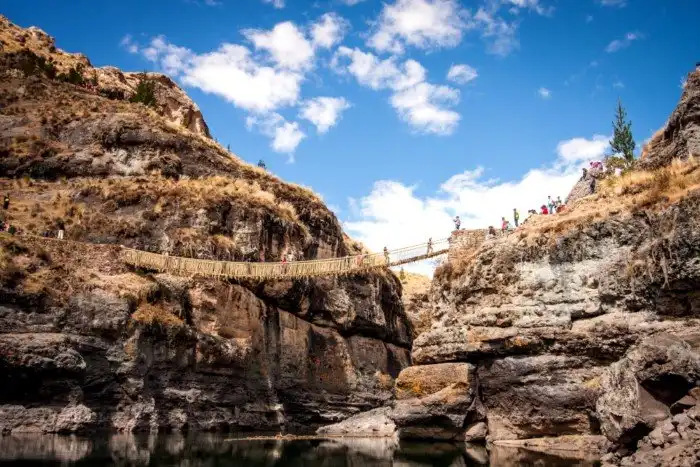 Самые экстремальные и угрожающие мосты мира