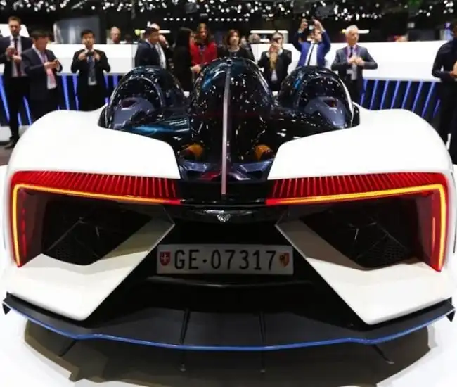 Китайцы представили уникальный электрический суперкар