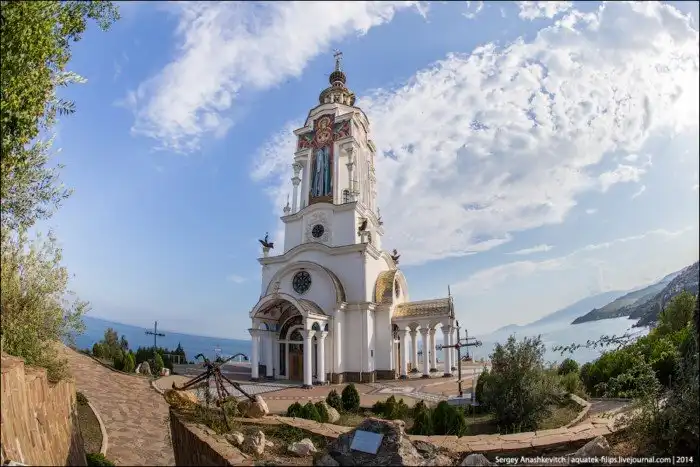 Храм Святителя Николая Мирликийского в Крыму