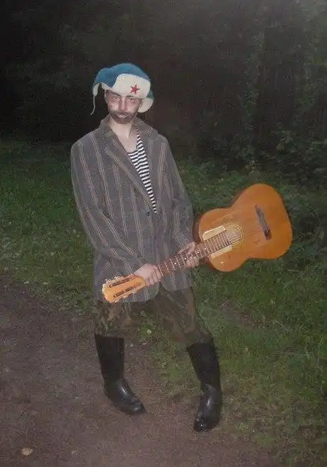 Деградач (2)