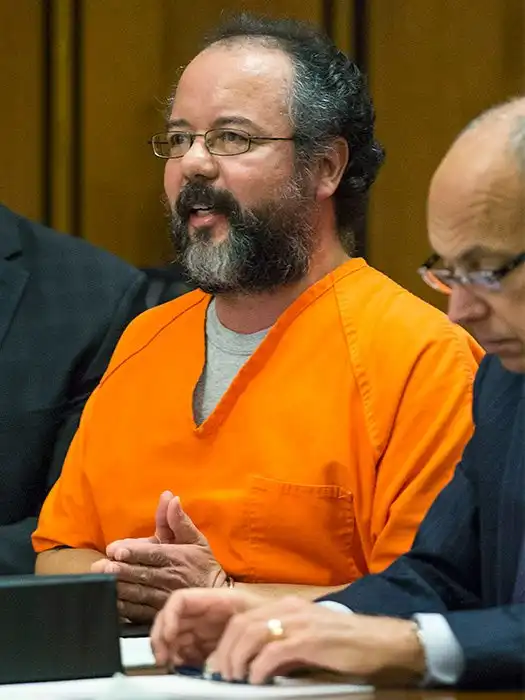 Украденное детство: дети, которые провели много лет в плену у маньяков