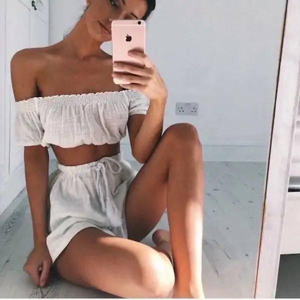 Зеркальные фото девушек