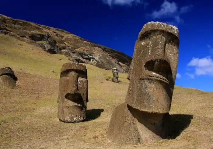 Колоссальные древнейшие моаи раскрывают ученым свои тайны