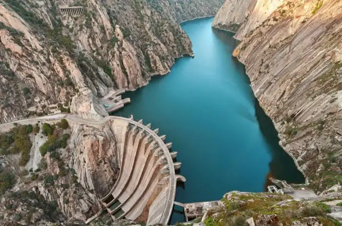 Самые красивые дамбы из разных уголков планеты