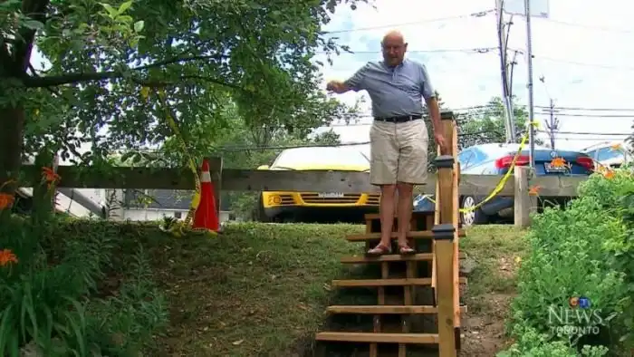 Канадский пенсионер построил ступеньки, на которые власти хотели потратить 150 000$