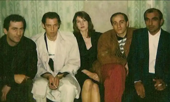 В сети опубликовали фото судьи Елены Хахалевой с ворами в законе