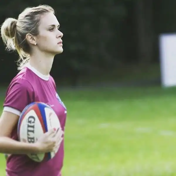 Регбийный тренер Таис Вебер по прозвищу Барби