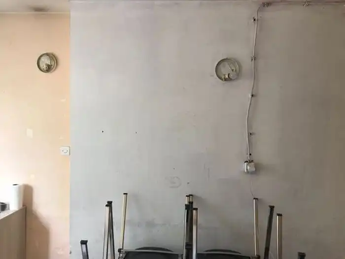 Английский болельщик показал комнату своего отеля в Скопье